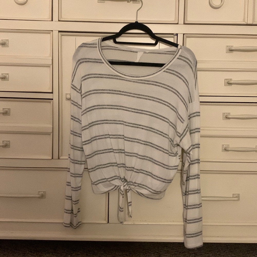 White and grey tied front long sleeve sweater